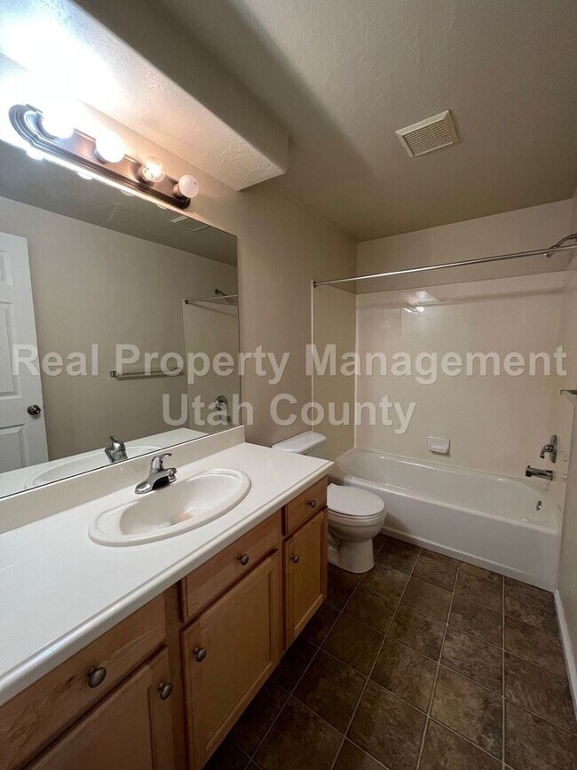 Building Photo - 3621 W Plymouth Rock Cv