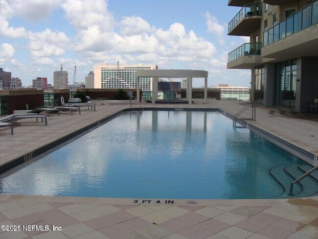 Building Photo - 1431 Riverplace Blvd