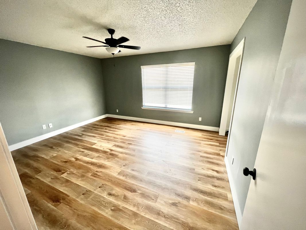 Building Photo - 525 N Betty Jo Dr