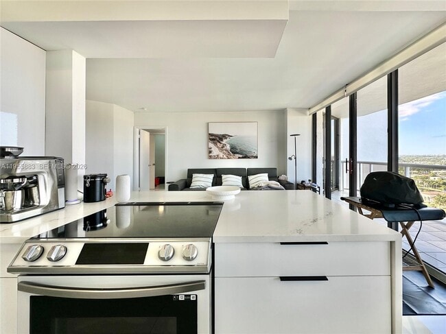 Building Photo - 3640 Yacht Club Dr