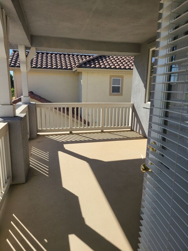 Building Photo - 4 Bdrm, 3 Bath on Empire Ranch Golf Course