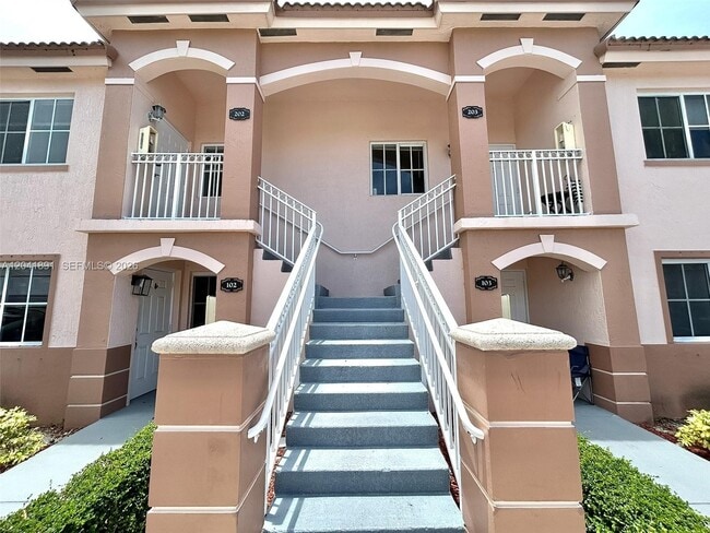 Building Photo - 1270 SE 28th Ct