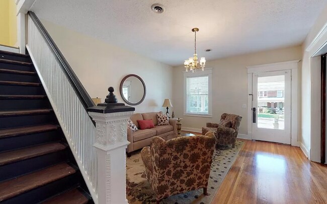 Building Photo - 178 W Broadway St