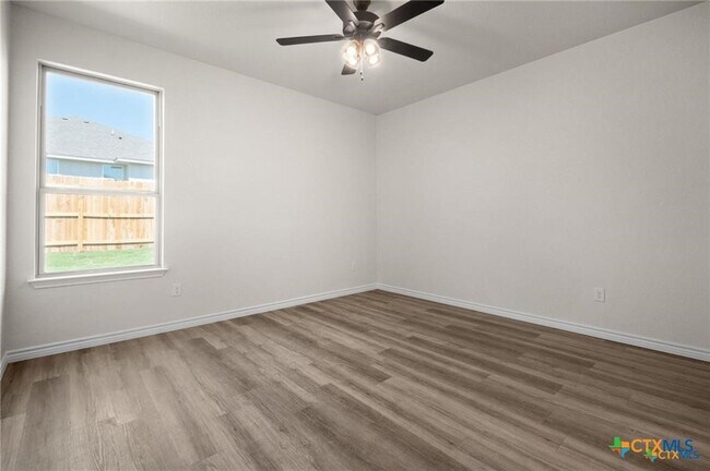 Building Photo - 126 Leon Ln