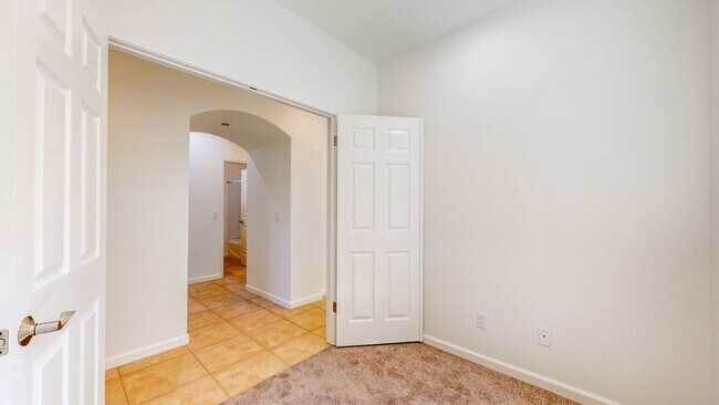 Building Photo - Rincon Valley FIVE Bedroom Three Bathroom Single Family Home!