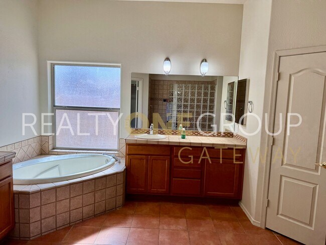 Building Photo - Barkley Ranch Corner Lot Home with 3 Car G...