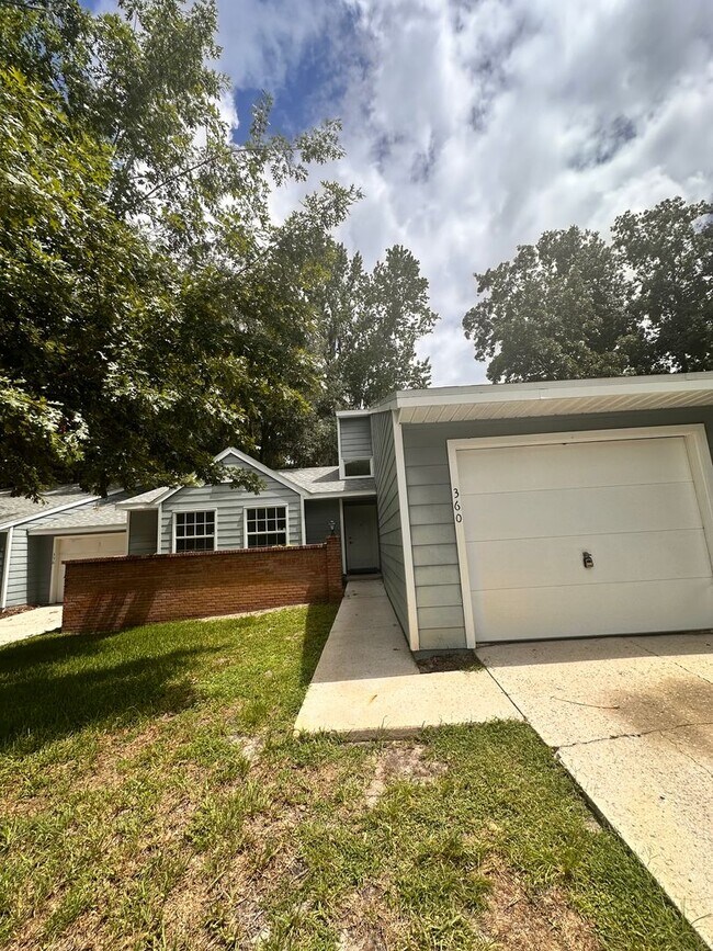 Building Photo - 360 NW 48th Blvd