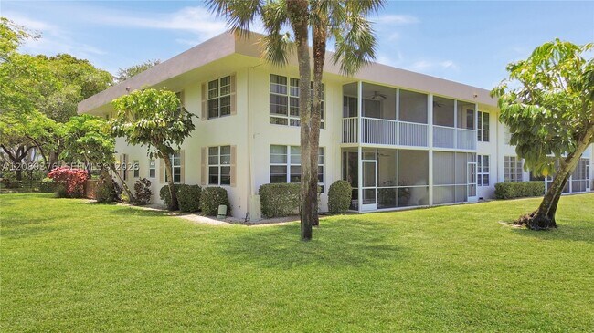 Building Photo - 3641 Oaks Clubhouse Dr