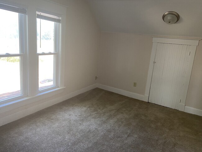 Building Photo - 1412 N Champaign St