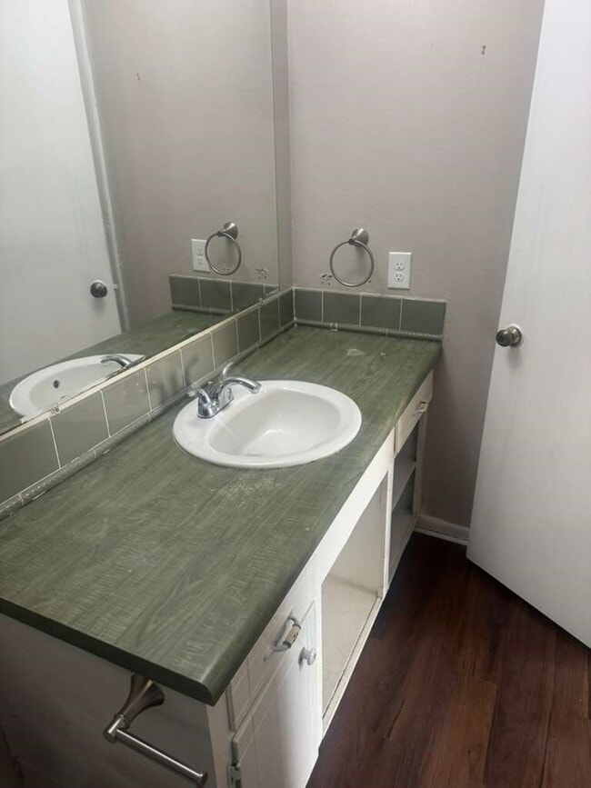 Building Photo - 3120 Royal St