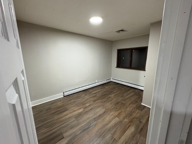 Building Photo - 75 Whiting St