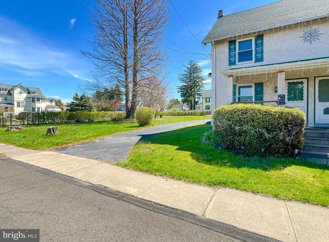 Building Photo - 1153 Greeley Ave