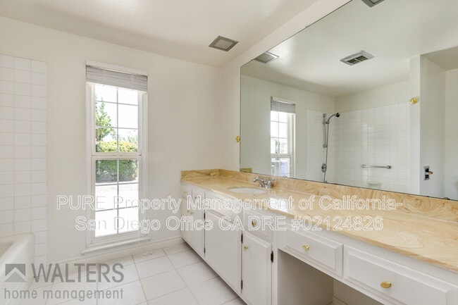 Building Photo - 12146 Lomica Dr