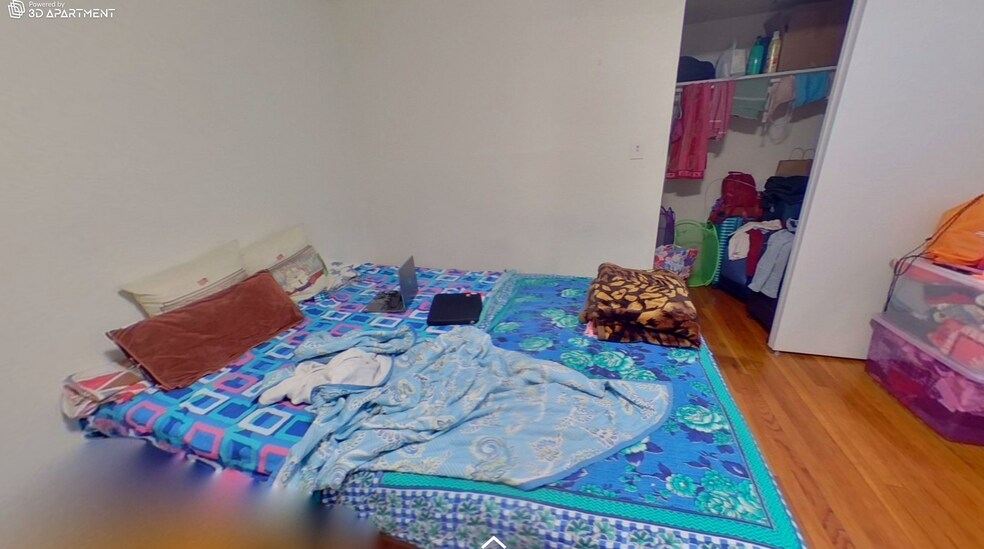 Building Photo - 48 Queensberry St