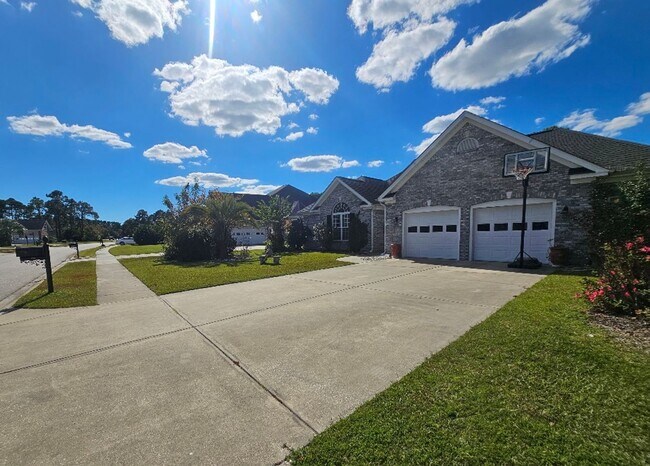 Building Photo - Waterford Plantation Home in Carolina Forest