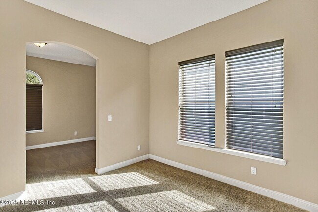 Building Photo - 1637 Fenton Ave