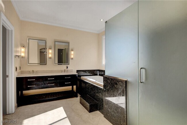 Building Photo - 493 Grassrange Ln