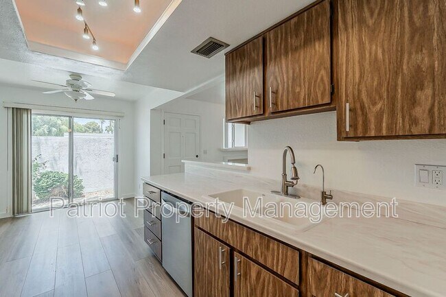 Building Photo - 635 E Boca Raton Rd