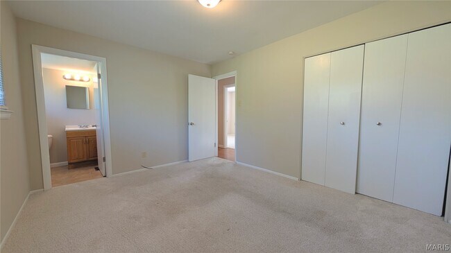 Building Photo - 3356 Clemens Dr