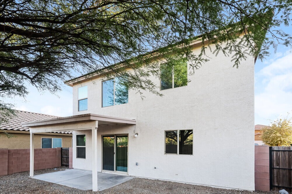 Building Photo - 856 W Calle Arroyo Norte