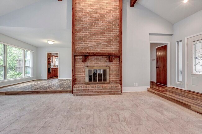 Building Photo - 17 Wishbonebush Rd