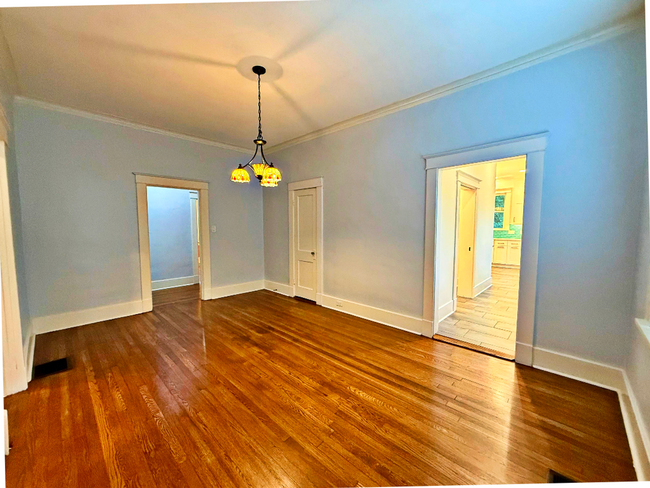 Building Photo - Beautifully Updated Historic Home in Midto...