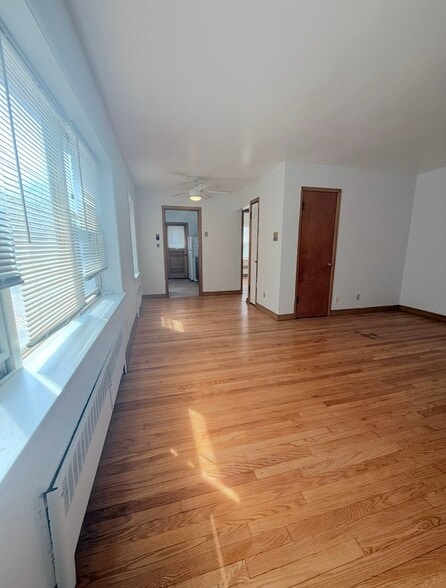 Building Photo - 4002 N Farwell Ave