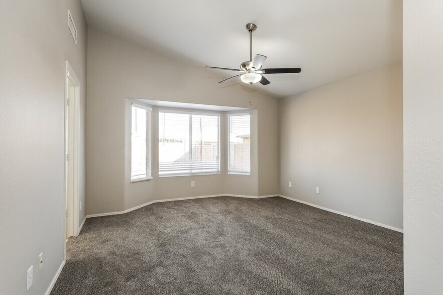 Building Photo - 12218 W Cambridge Ave