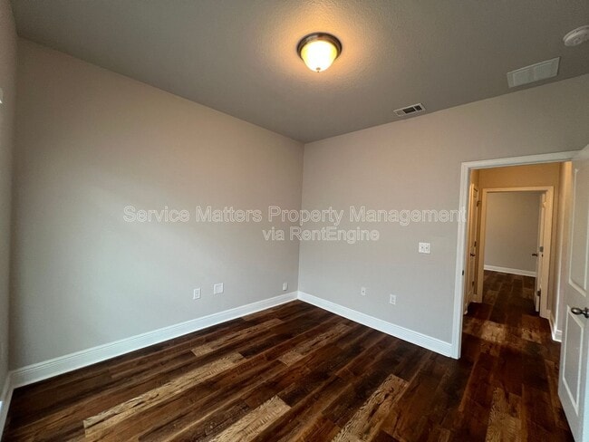 Building Photo - 5257 Parkside Dr