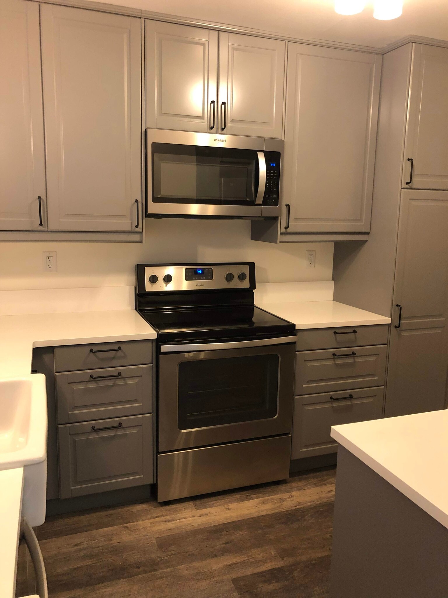 New Stainless Steel Applicances - 4045 E 3rd St