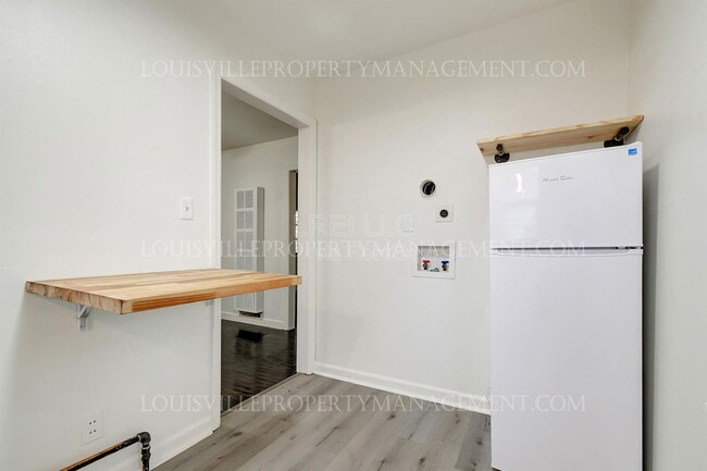 Building Photo - 710 Rubel Ave