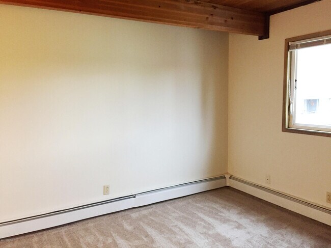 Building Photo - 2805 W 31st Ave