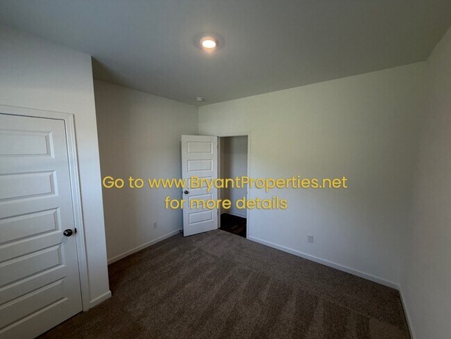 Building Photo - Single Family