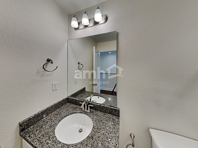 Building Photo - 8673 Highfield Ave