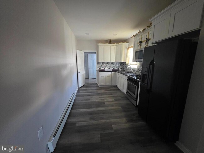 Building Photo - 305 Lafayette Ave