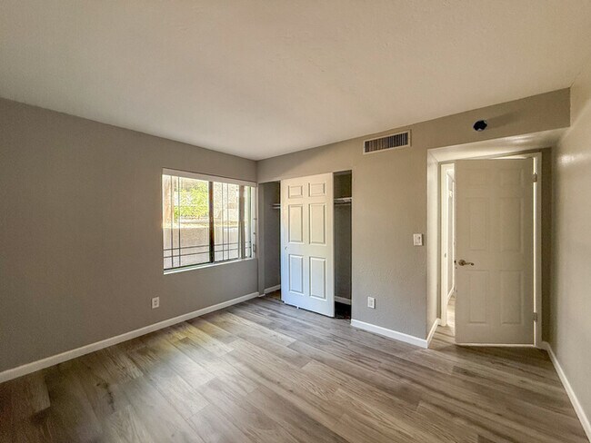 Building Photo - 5110 N 31st Way