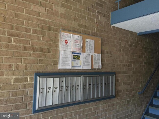 Building Photo - 430 Girard St