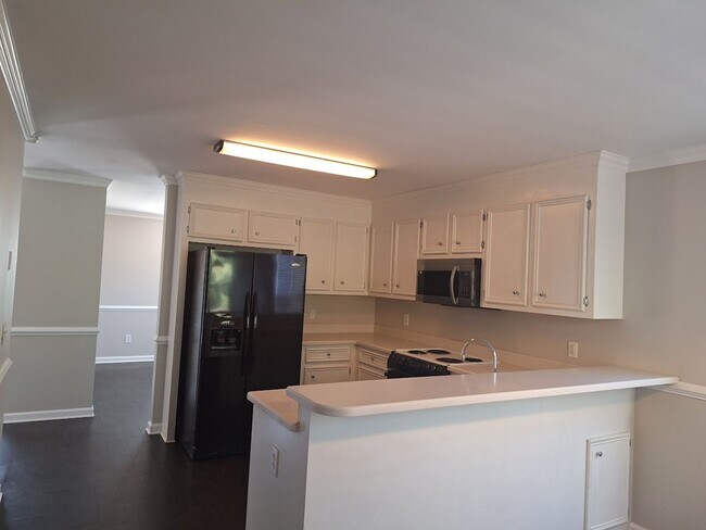 Building Photo - Fantastic Three Bedroom Home in Lexington!