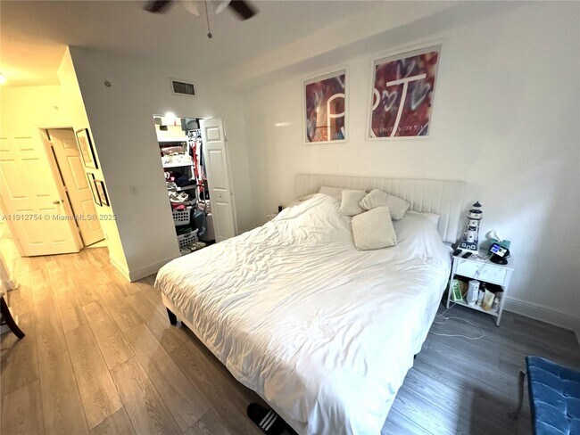 Building Photo - 17125 N Bay Rd