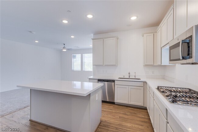 Building Photo - 2555 Hampton Rd