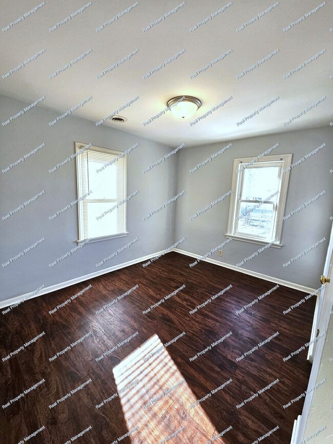 Building Photo - Three Bedroom Ranch located in Hobart!