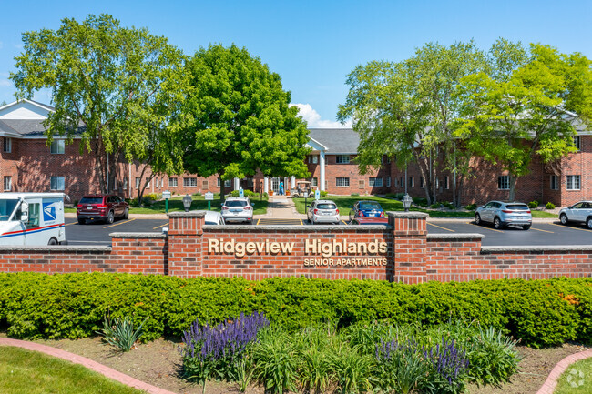 Primary Photo - Ridgeview Highlands Apartments & Townhomes...