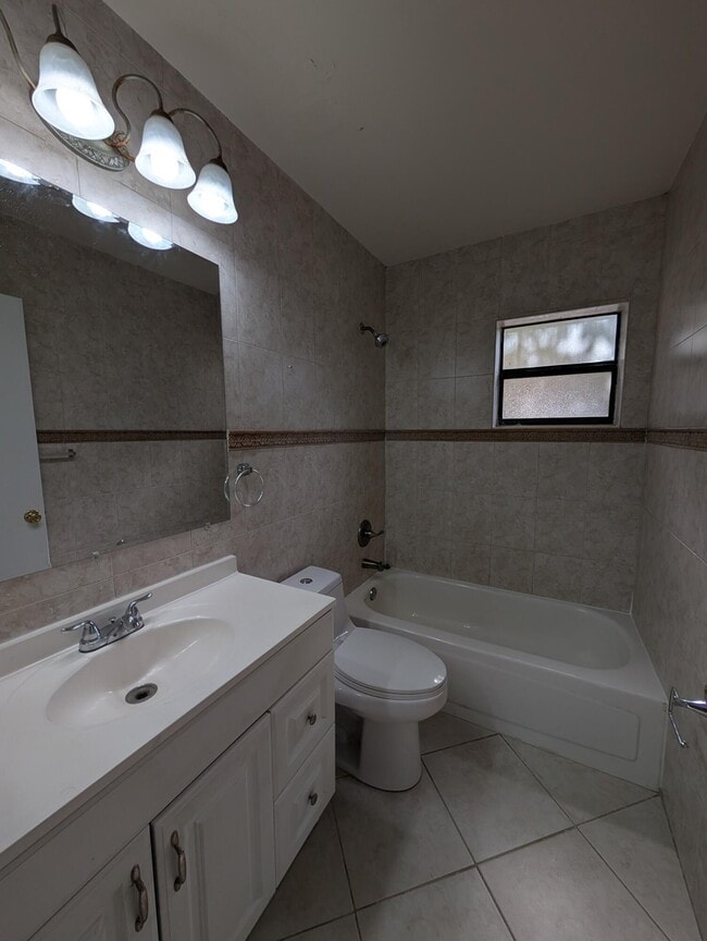 Building Photo - 3830 Coral Tree Cir