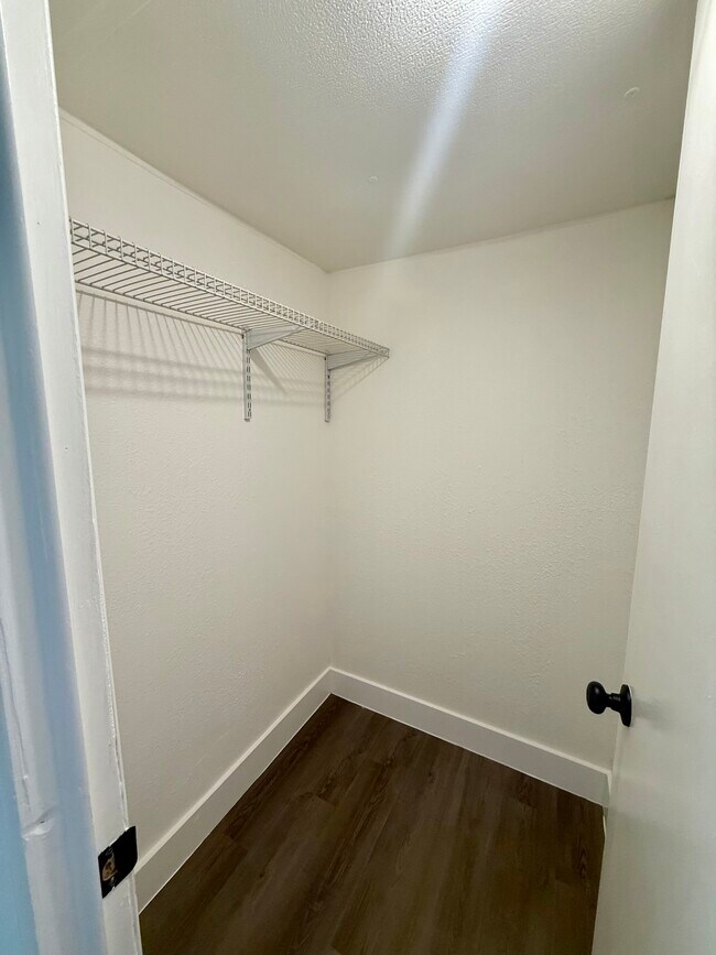 Building Photo - 516 De Resine Carre St