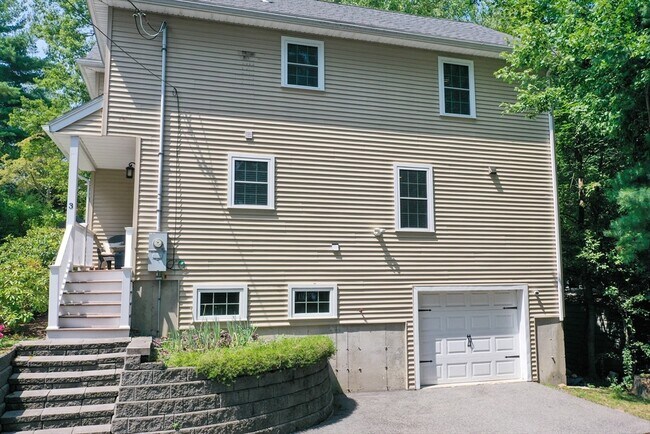 Building Photo - 3 Redwood Rd