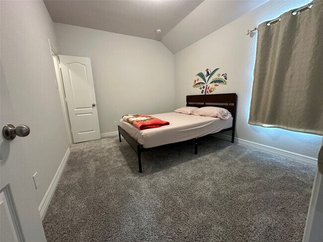 Building Photo - 15515 Sailpoint Ln