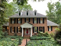 Building Photo - Executive Home in The Heart of Chapel Hill!