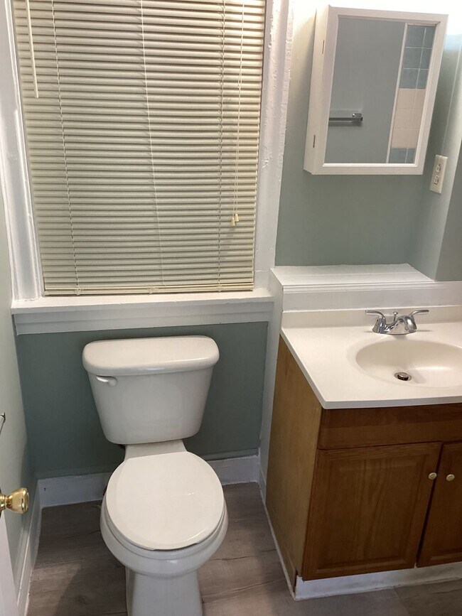 Building Photo - 224 W North St