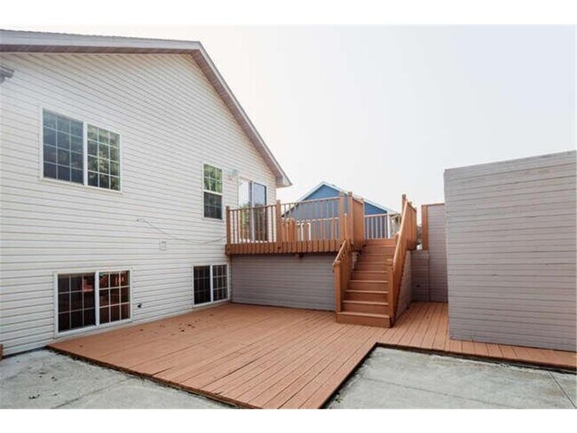 Building Photo - 17583 Foxboro Ln