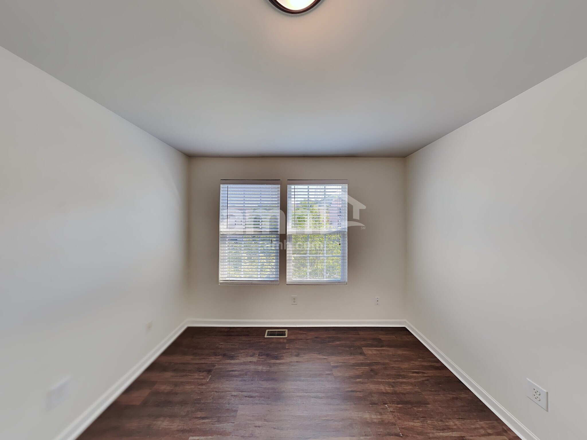 Building Photo - 661 Wolfeboro Ln